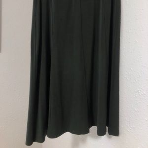 🌿 Olive Green Midi Skirt